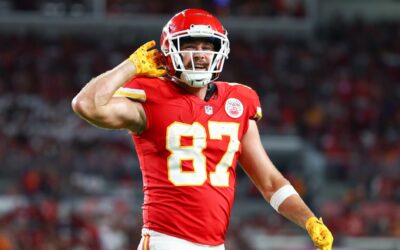 Kelce’s Bad Blood With Teammate At Camp… Shoves Pal In Dust-Up